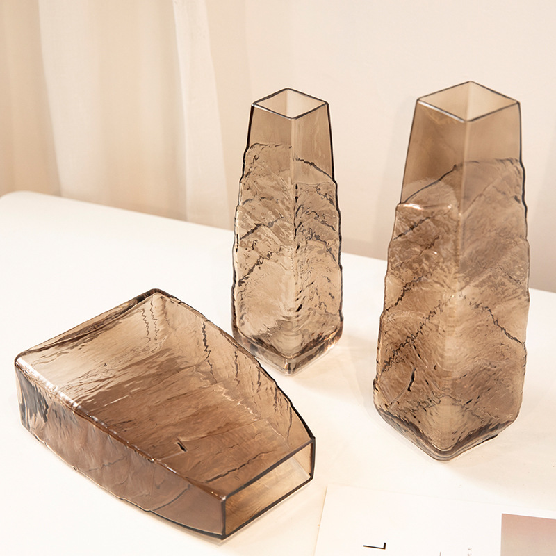 Three irregular flat vases, colorful ornaments, creative home, light luxury living room dining table, transparent glass flower vases Item Picture