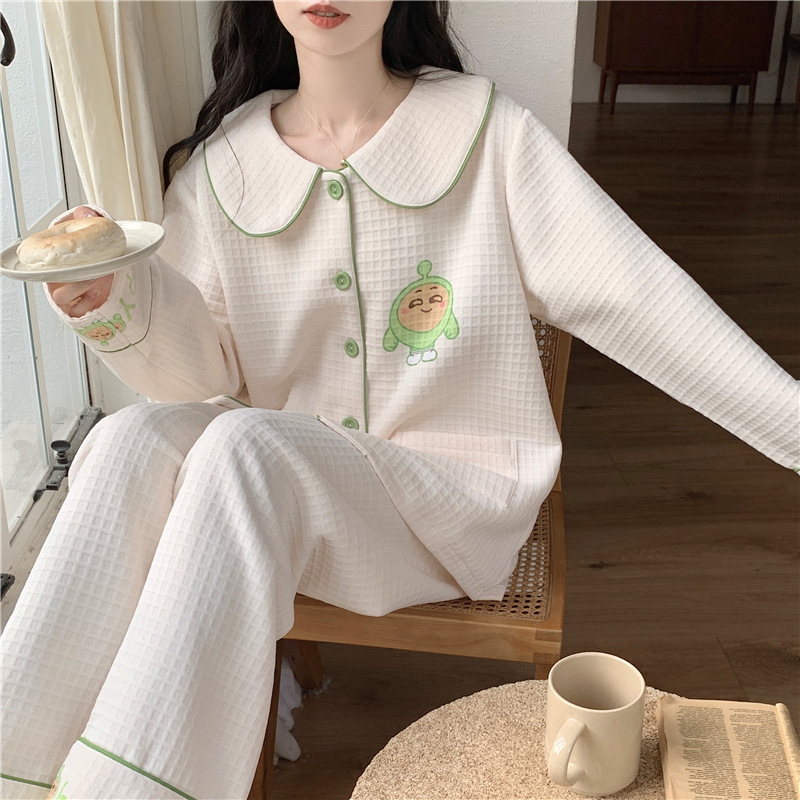 Autumn Winter Sandwich Pajamas For Women Ins Cute Cartoon Cardigan Lapel Air Cotton Three-Layer Thick Warm Home Wear Application Scenario