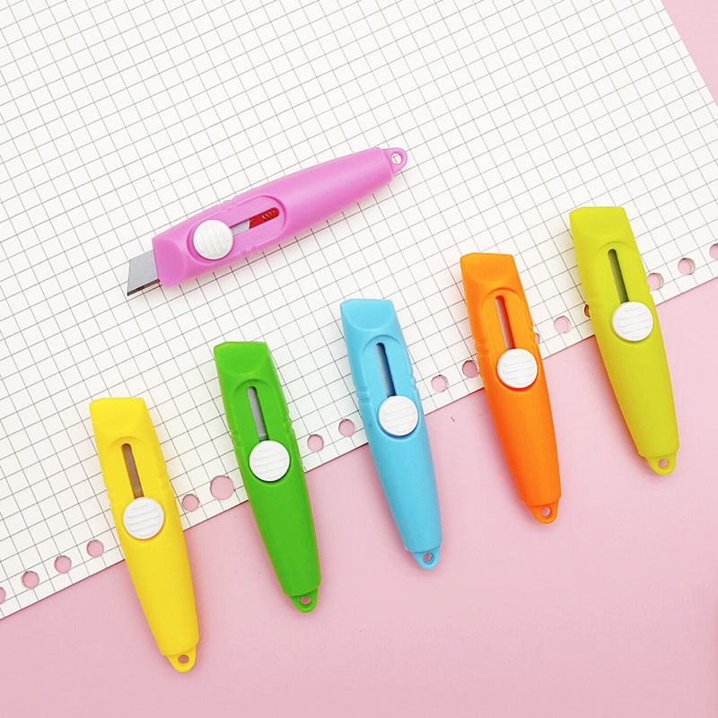 Factory wholesale whistle style mini utility knives, small student cartoon knives, express delivery tool knives, portable paper cutting knives Application Scenario