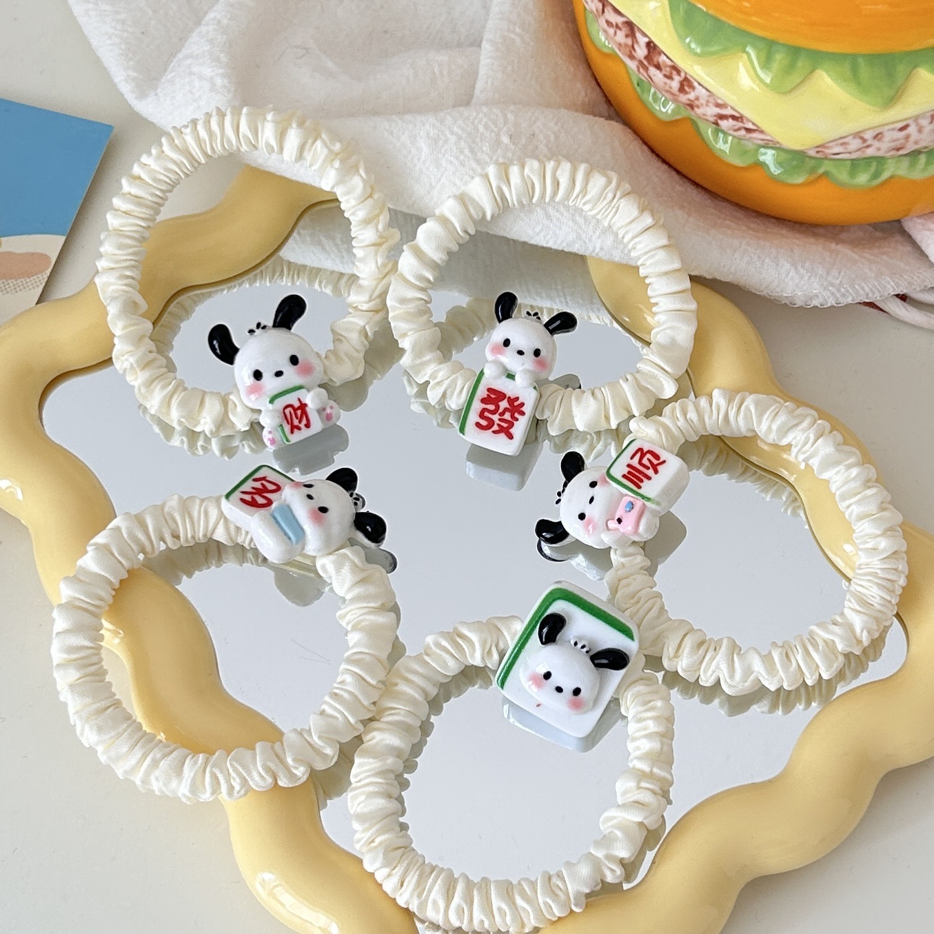 The cute and cartoonish "Mahjong Little Pa" hair band, the sweet and fun "Large Intestine" hair band, the "Prosperity Pacha" dog hair rope and hair accessory Item Picture