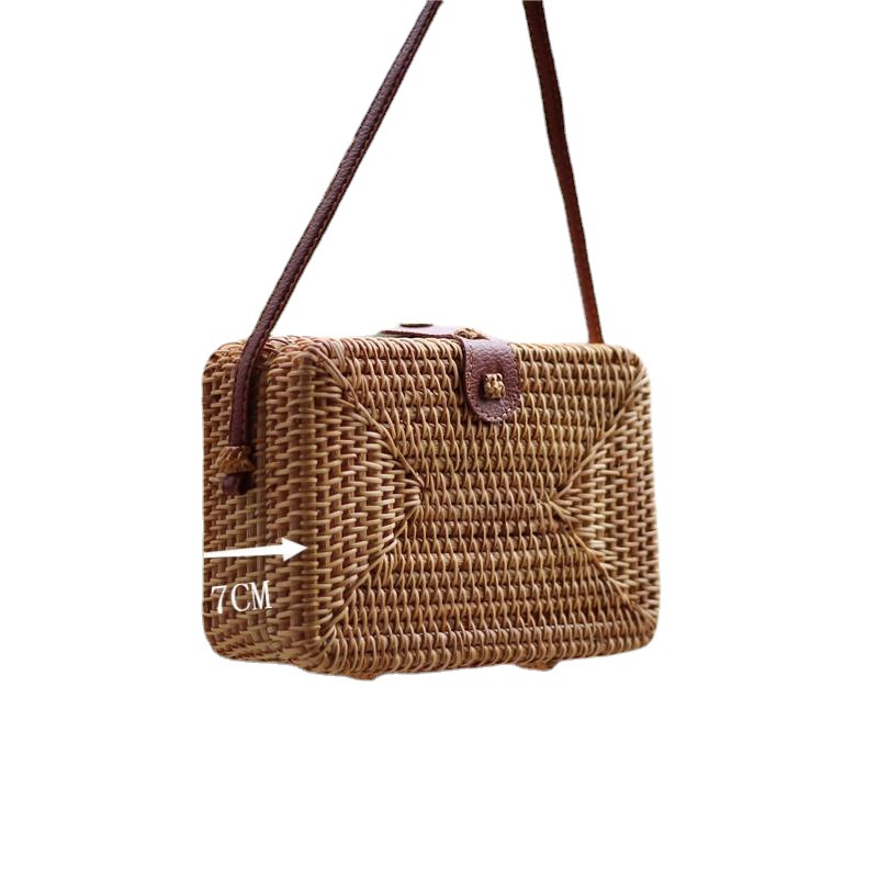 Hot Women's Bag Rattan Braided Bag Delicate Diagonal Mini Bag Round Retro Literary Hand Braided Grass Braided Bag Wholesale Item Picture