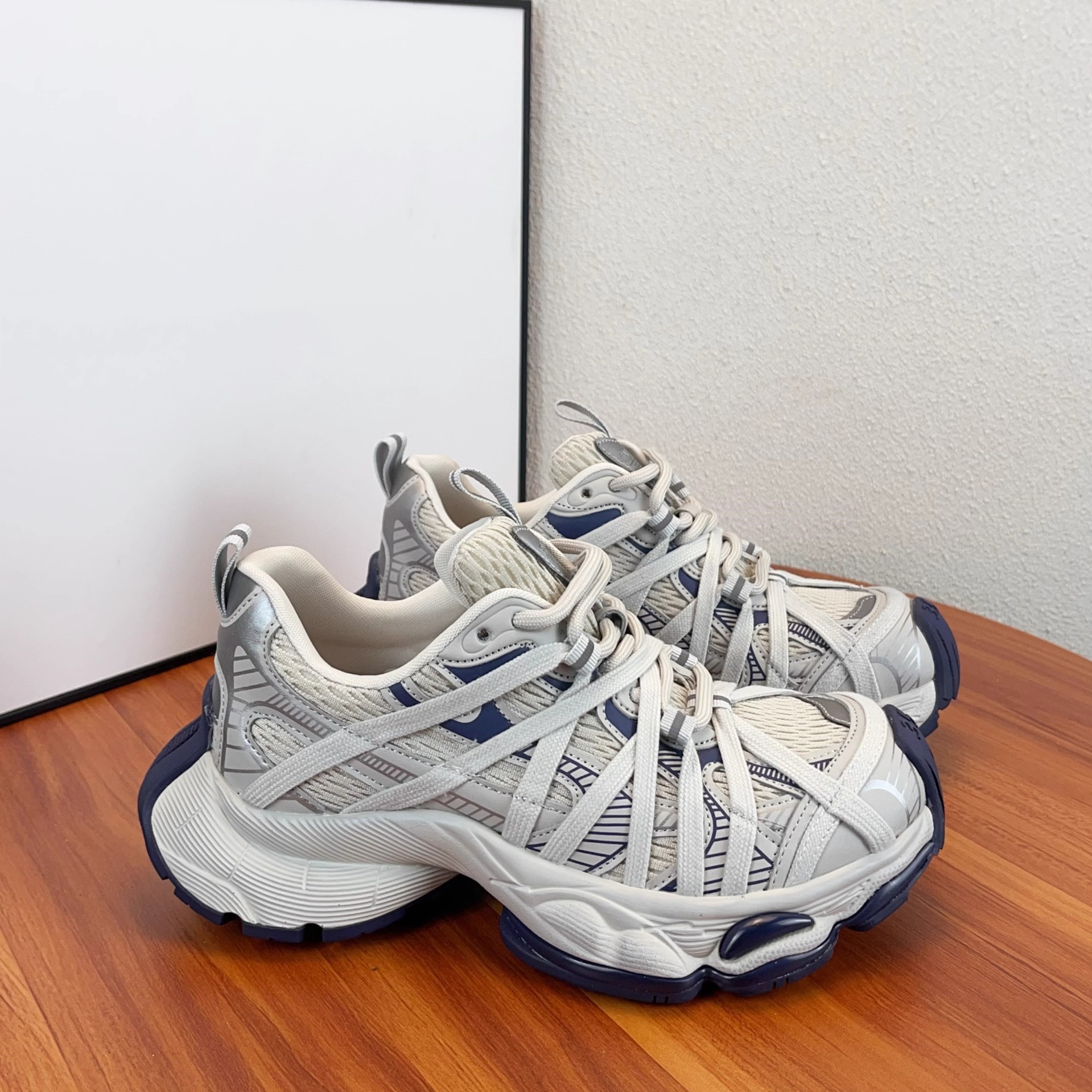 Parisian fashion thick-soled color-blocked dad shoes for women, 2025 new Spider-Man lace-up breathable casual sneakers