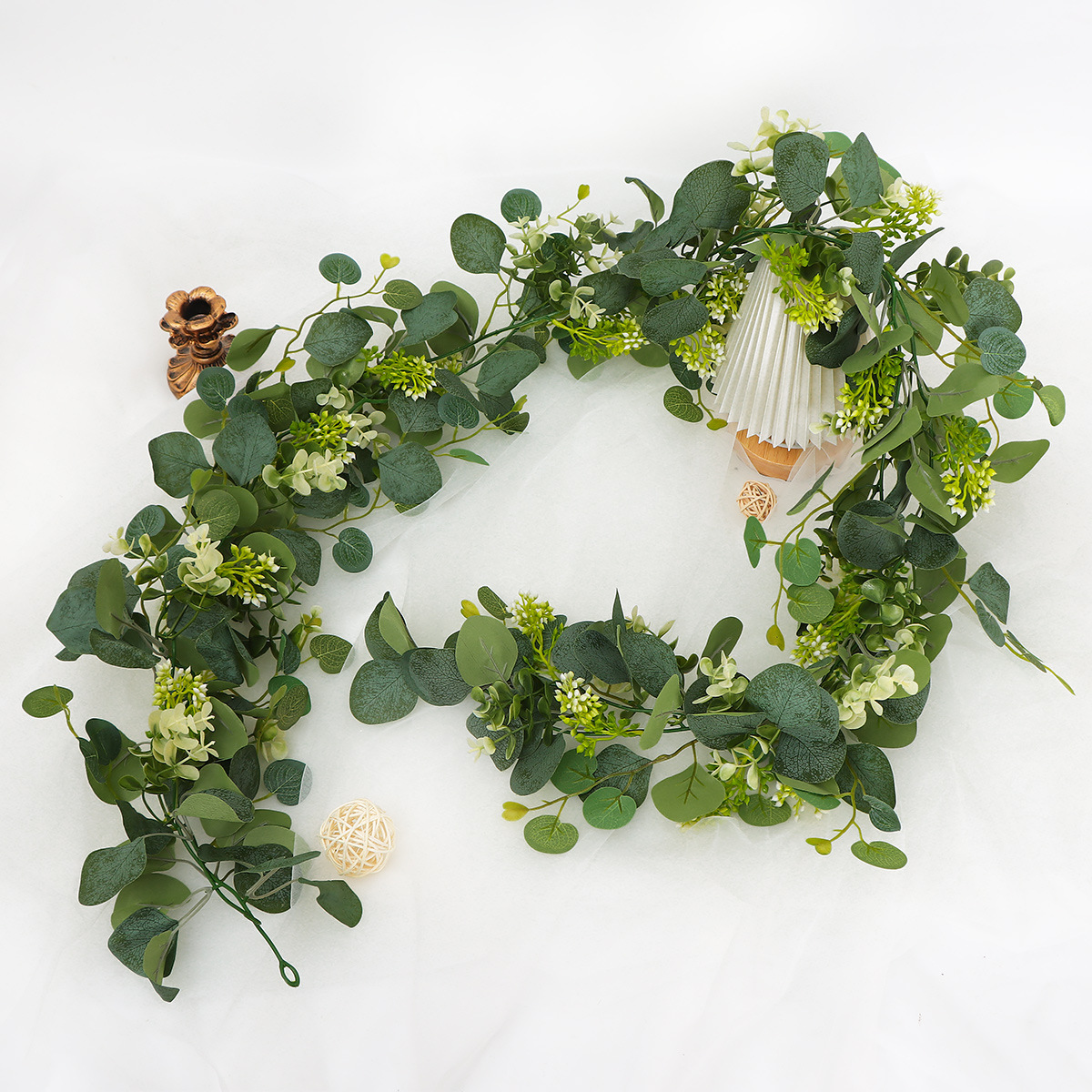 Artificial artificial green plants, eucalyptus vines, cross-border home decoration artificial vines, eucalyptus leaves, vines and green plants details Picture