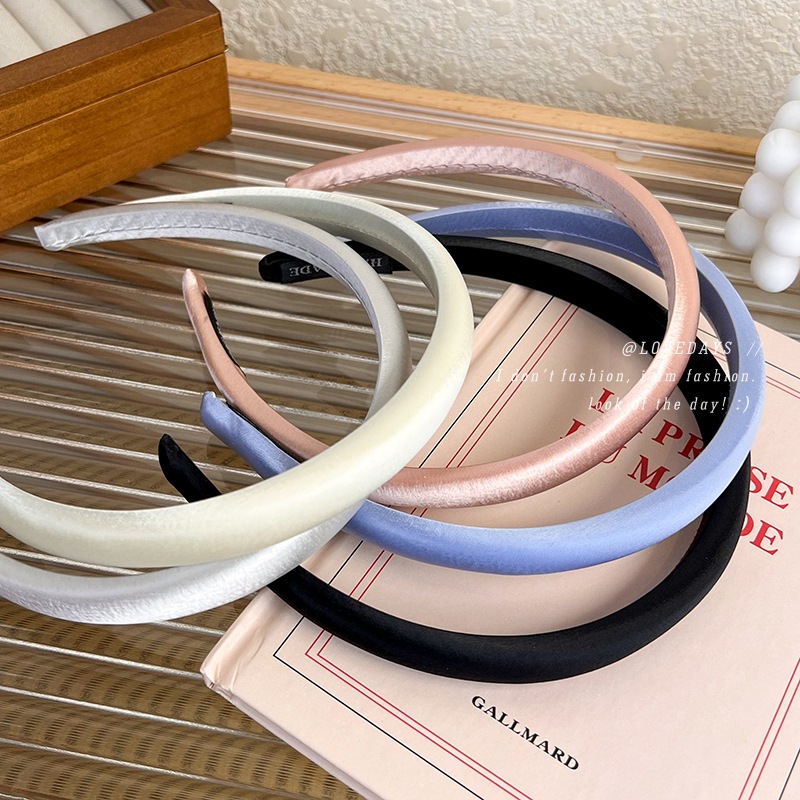 French-style fine solid color glossy hair band, a new popular headwear for washing the face and pressing the hair, a versatile and elegant headwear Specification image