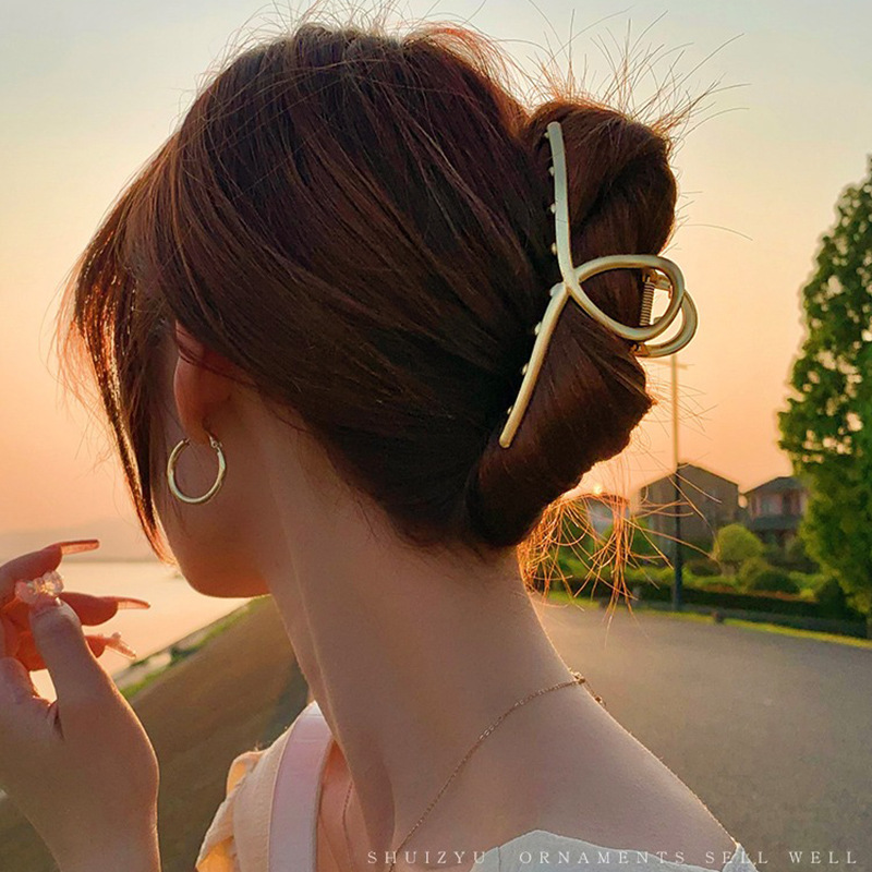 South Korean Net Red Metal Hairpin Back Head Grab Clip Large Shark Clip Elegant Temperament 2023 New Hair Accessories Female Specification drawing