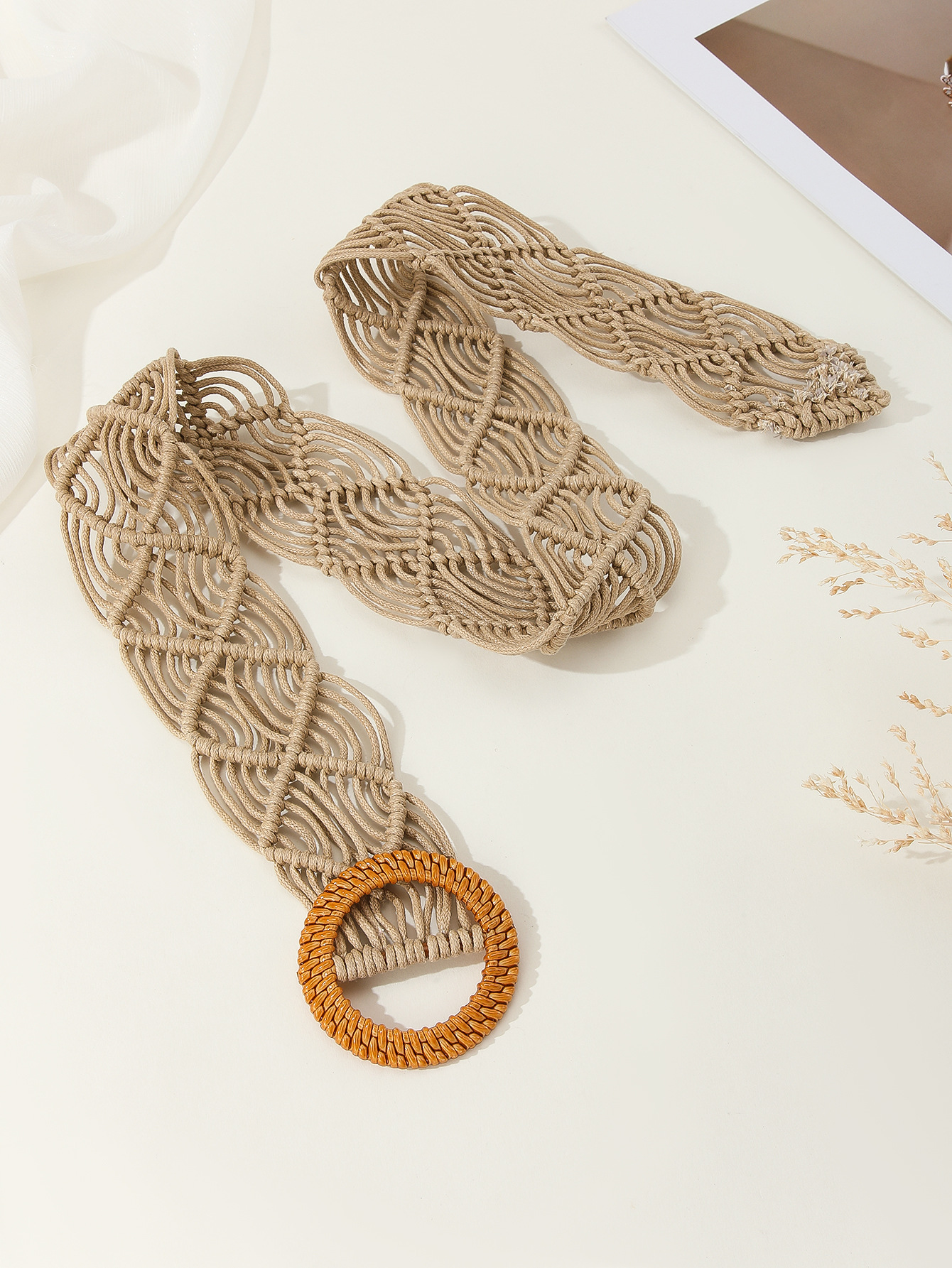 Ladies Boho Retro Ethnic Style Braided Belt With Wood Buckle Wood Beaded Wax Rope Hand Woven Knotted Belt Women Application Scenario