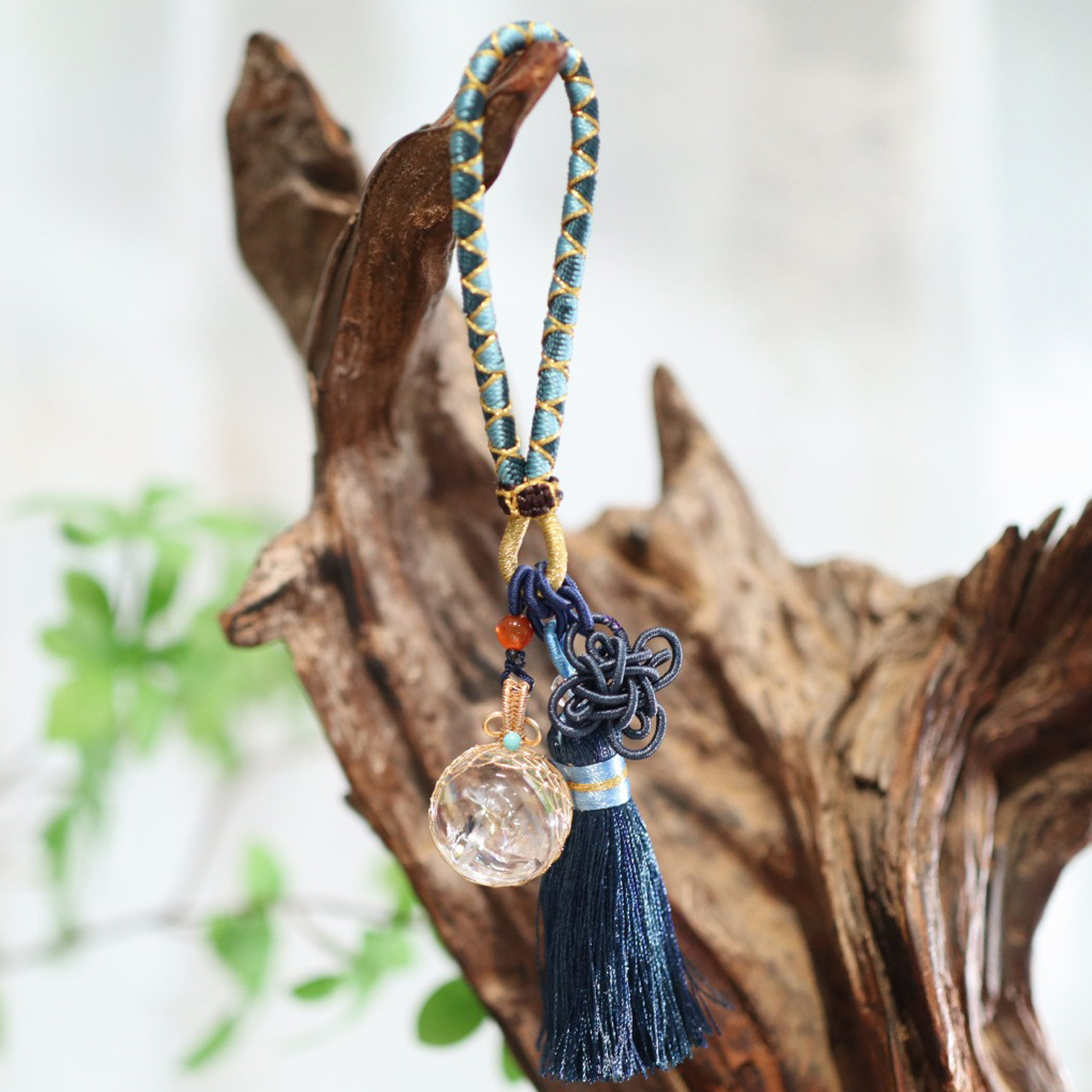 Keychain pendants for men and women, natural agate tassels, keychain jewelry accessories, car hangers, bag hangers, interior accessories details Picture