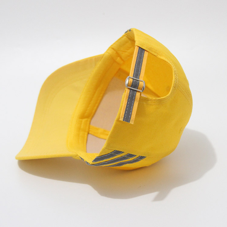 Customized luminous baseball caps for primary and secondary school students, logo printing, all-cotton embroidered baseball caps, reflective baseball caps in stock, summer Application Scenario