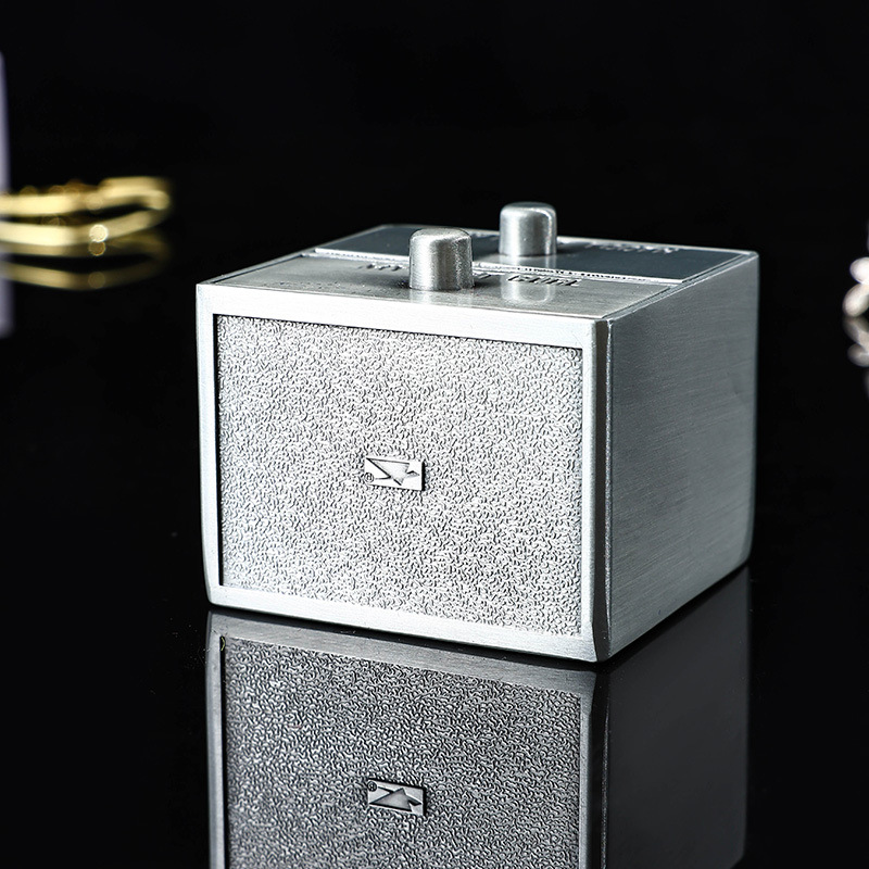 婴儿胎发牙齿收纳屋实物图