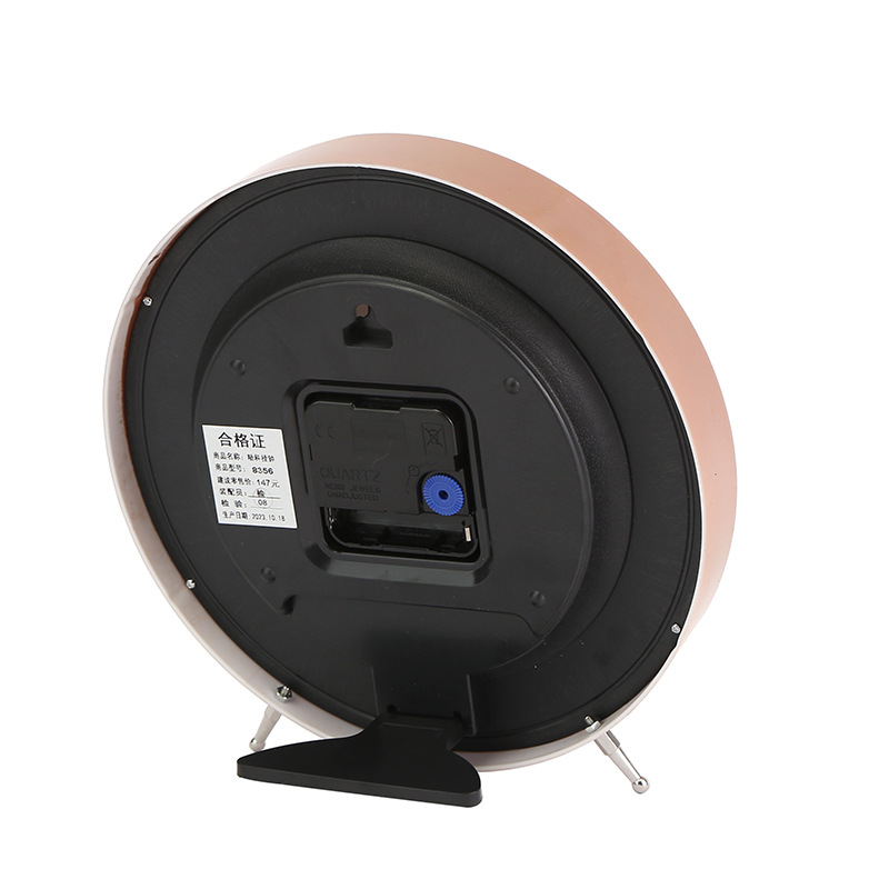 Simple round wall clock, home clock for living room and bedroom, no need for drilling, silent radio wave automatic time synchronization, light luxury clock Item Picture