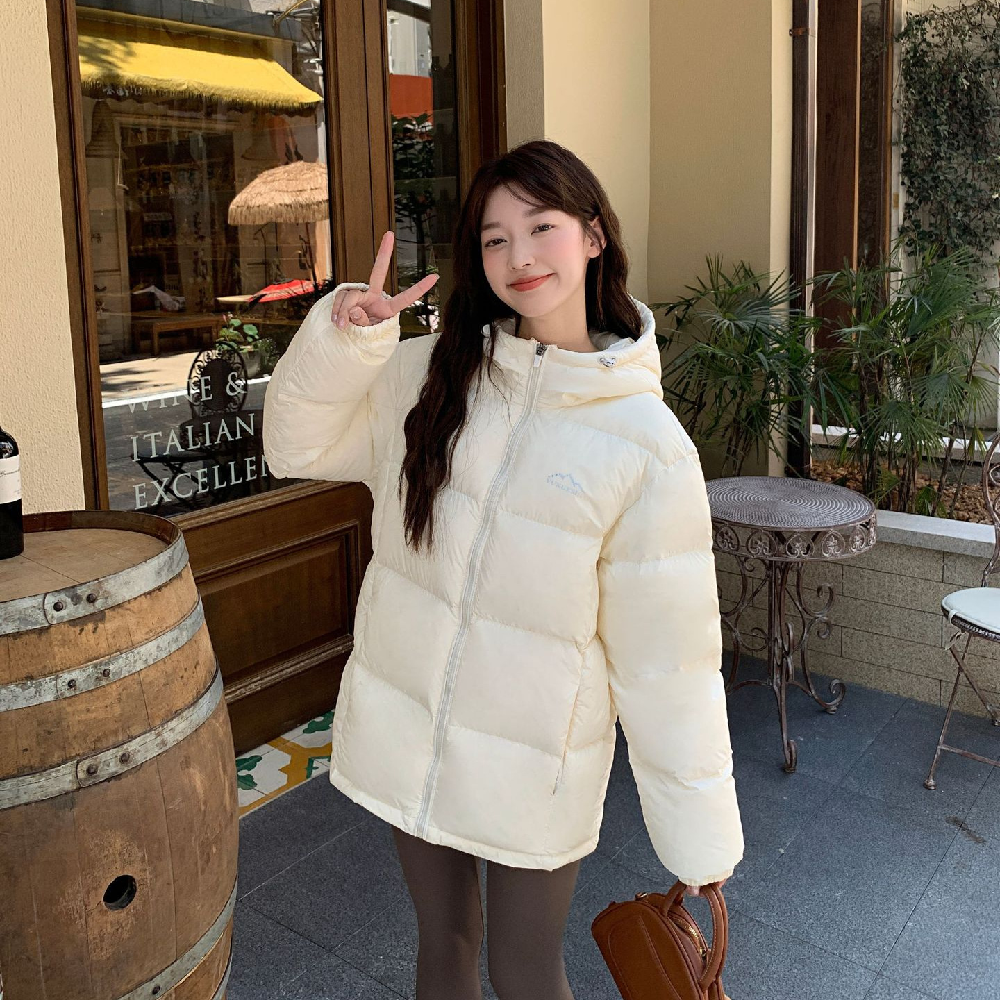 Women's down jacket 2025 Winter new style bread jacket Korean hooded 90 white duck down short couple coat for men and women