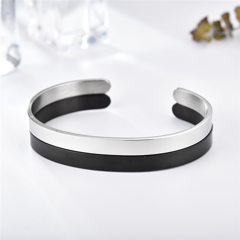 Titanium steel bracelet manufacturer wholesale, adjustable opening electroplated bracelet, women's engraved pattern "Fu" character logo stainless steel bracelet Specification image