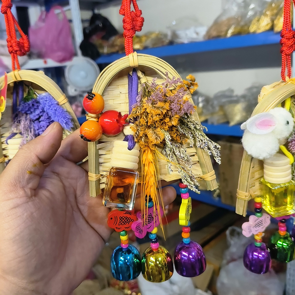 Car perfume, incense pendant, small broom pendant, broom, dustpan, dried flower, rearview mirror, bell pendant Application Scenario