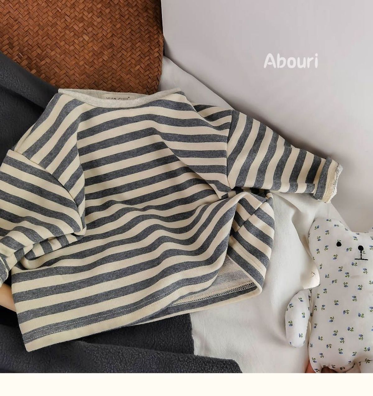 The versatile 25 new spring base layer top T-shirt for Korean children, babies, boys and girls, striped long-sleeved T-shirt pic 5