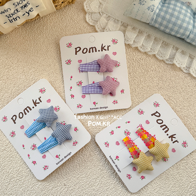 Spring 2025 Sweet star-shaped checkered fresh hair clip, children's fabric cute checkered side bangs clip Application Scenario