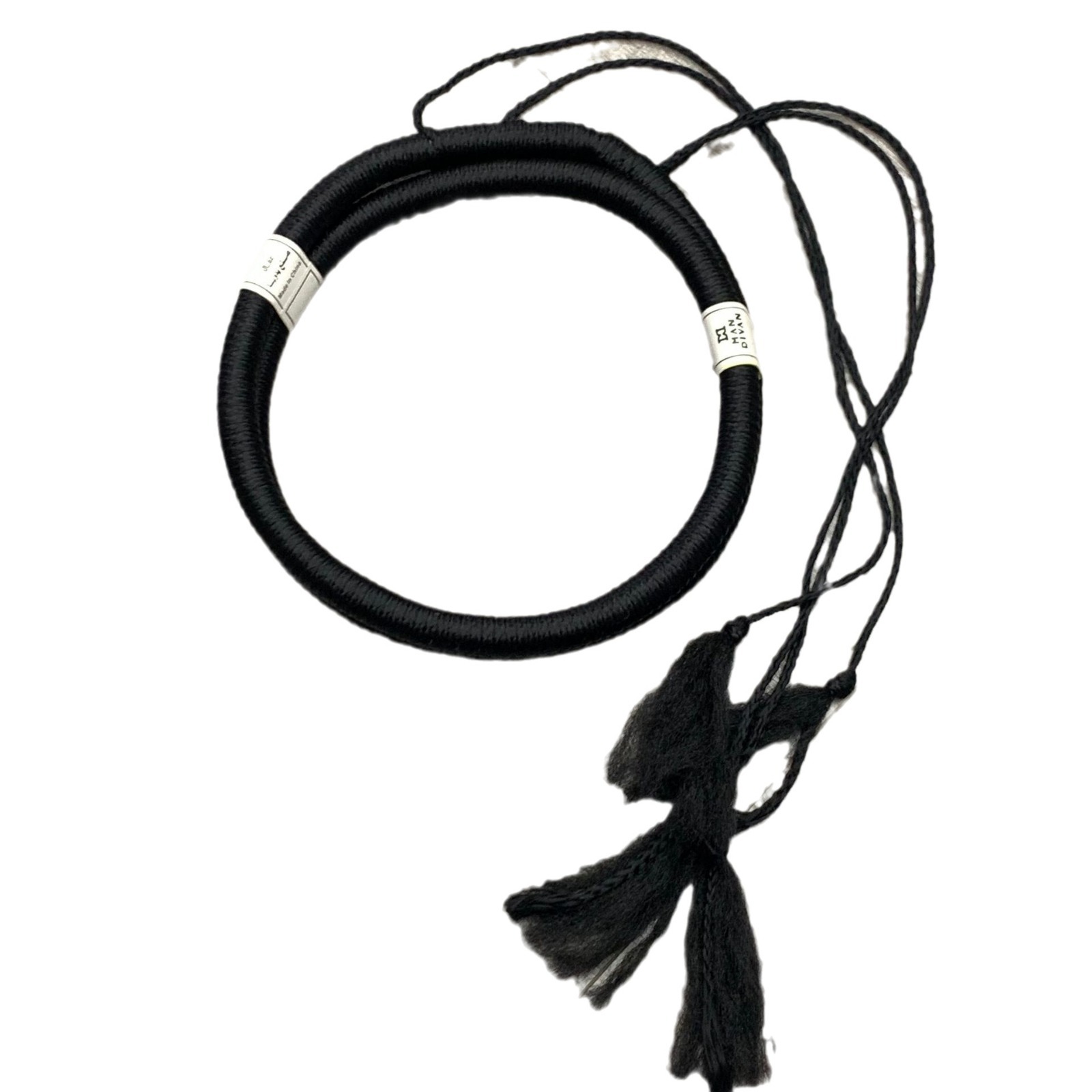 كما تم توزيع قطع من الحجاب العربي عبر الحدود في دبي في الشرق الأوسط Item Picture
