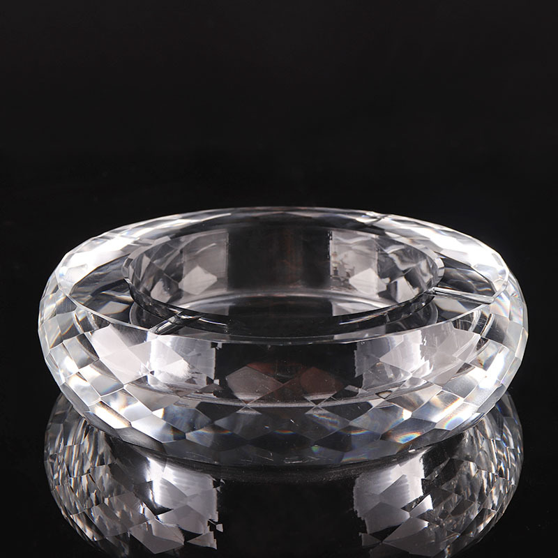 Manufacturers Creative Octagonal Transparent Crystal Glass Ashtray Ashtray Decoration Light Luxury Business Gifts Engraved Logo details Picture