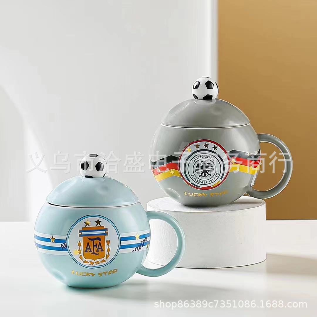 ins creative high appearance level football cups, Internet celebrity mugs, covered spoon breakfast cups, round ceramic cups wholesale Specification image