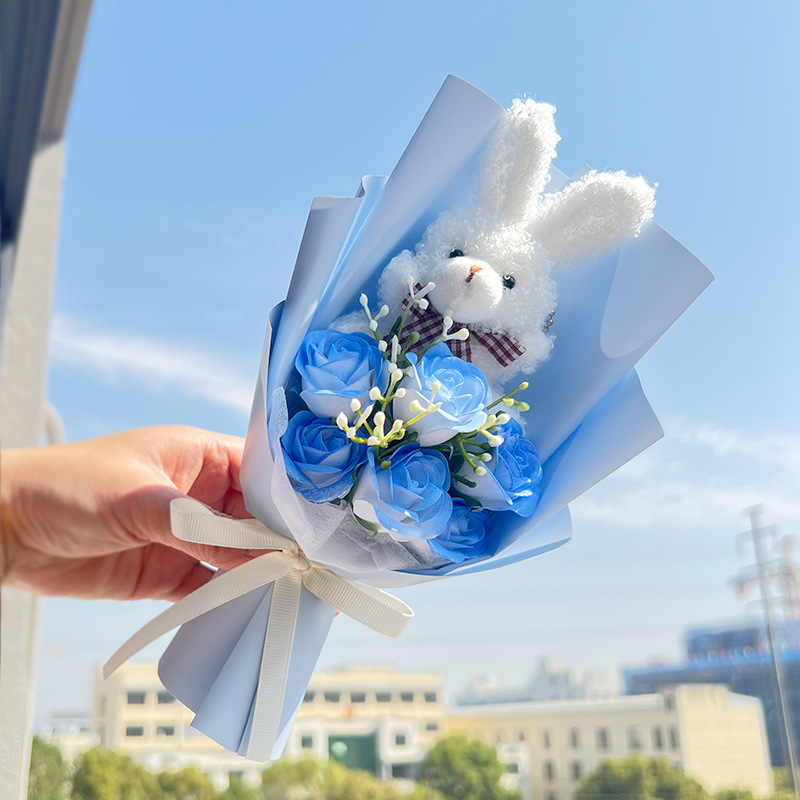 批发兔子玩偶玫瑰花束七夕情人节礼物闺蜜生日香皂花送女生老师国潮