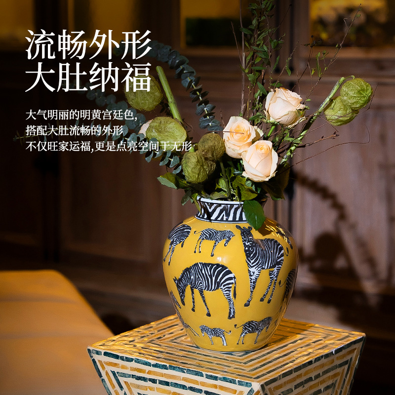 Yellow porcelain ceramic vase, entrance decoration, living room home flower arrangement, high-end feel, large ceramic bottle Application Scenario
