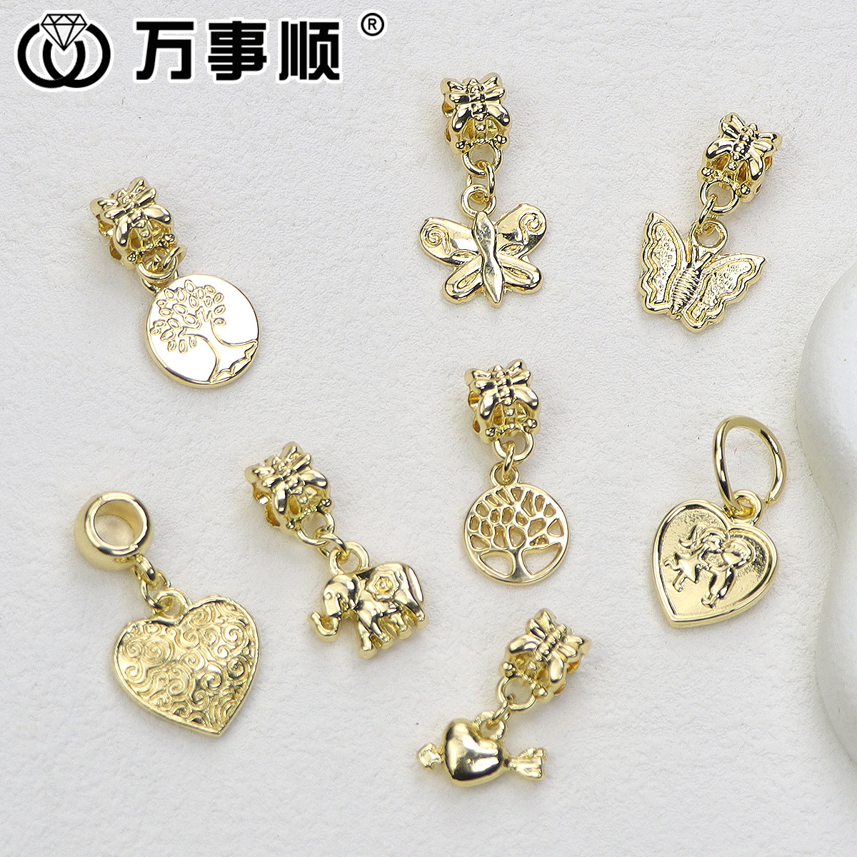 Cross-Border New Light 16K Gold Hanging Galvanized Alloy Jewelry Diy European And American Bracelet Beaded Jewelry Accessories Wholesale Application Scenario