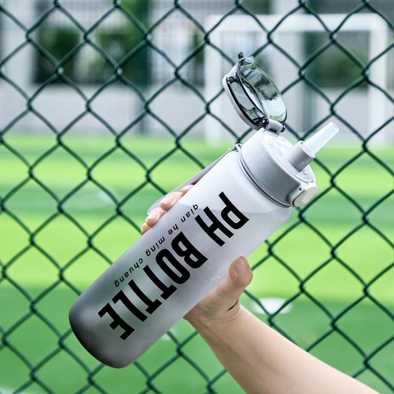 Gradient water bottle for export, 1L water bottle with plastic strap, lifting rope and straw, durable and heat-resistant sports water cup details Picture