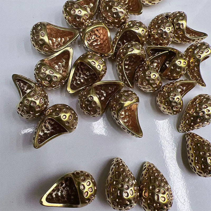 Teardrop-shaped trendy stud earrings for women, imitating shell teardrop-shaped ins, simple and versatile, light luxury and high-end earrings accessories