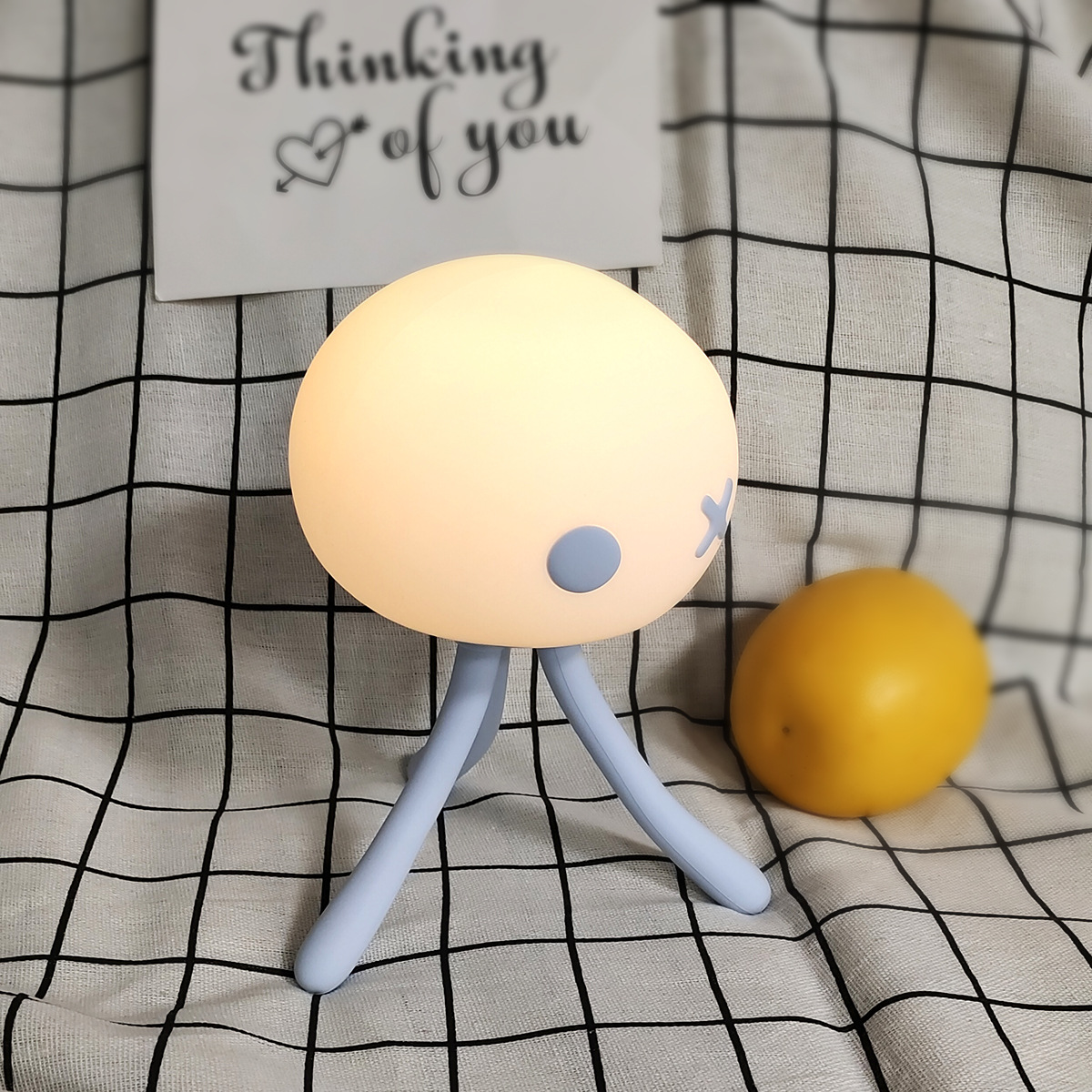 Jellyfish Creative Lamp, cute mini baby bedroom sleep feeding eye-protecting desk lamp, transformable patting silicone night light Application Scenario