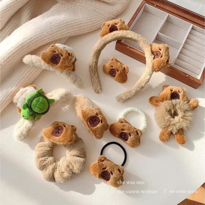 可爱卡皮巴拉发夹头饰女后脑勺2024新款盘发抓夹毛绒水豚发箍头绳