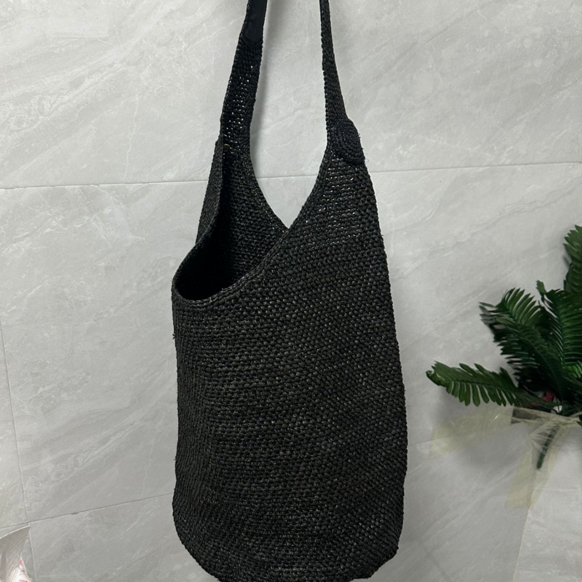 Japanese and Korean style bucket bag, hand-woven Lafite grass bag, women's summer beach bag, travel single-shoulder bag details Picture