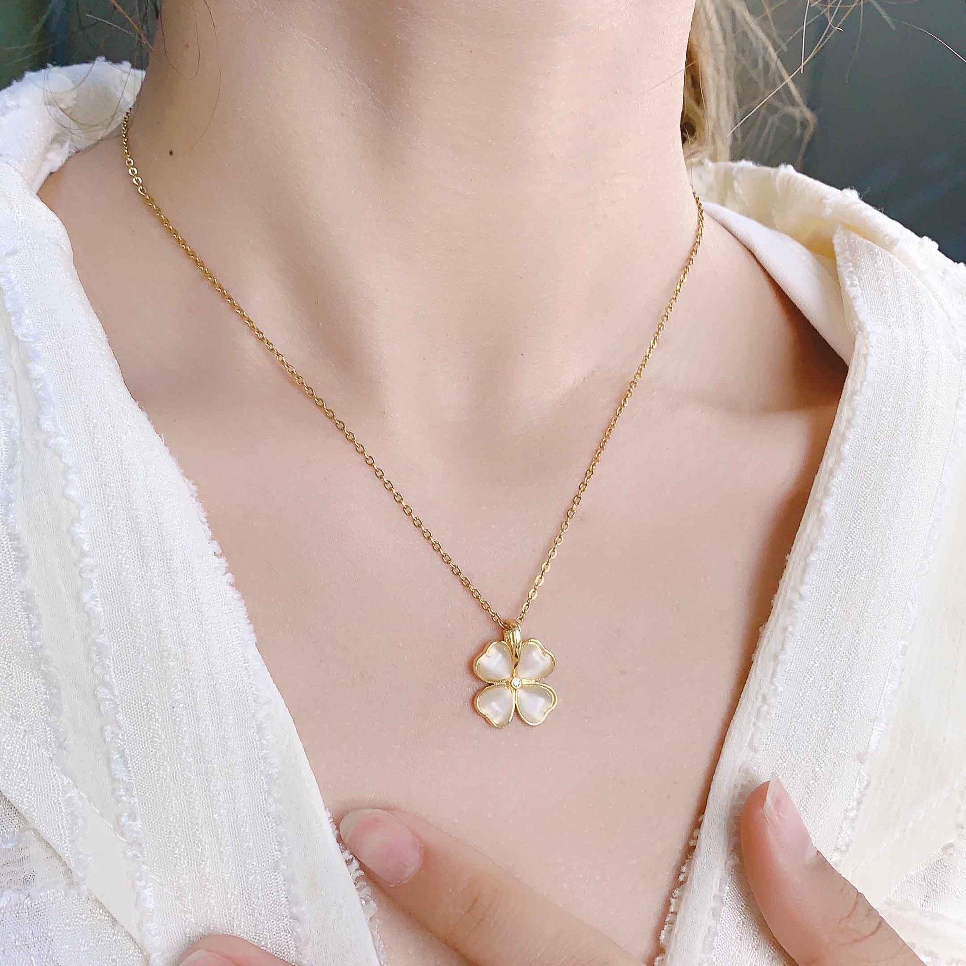 Necklace Jewelry Women's Senior Sense Not Fading Four-Leaf Clover Cat Eye Titanium Steel Necklace Simple Hot Selling Accessories Niche Jewelry details Picture
