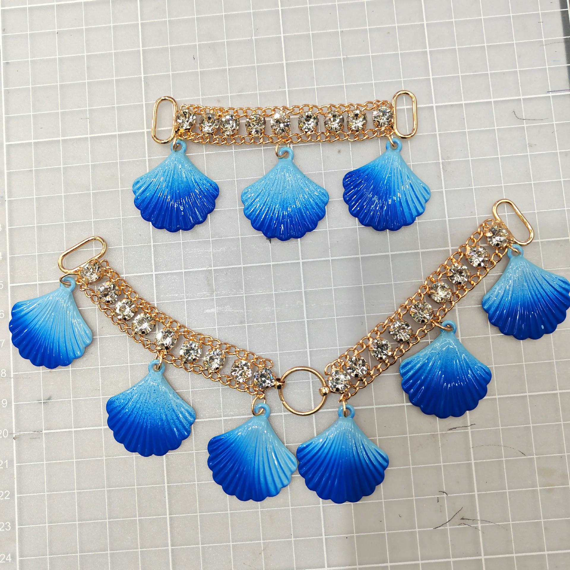 饰品扣头/布艺花朵配件/合金字母牌/孔雀羽毛/翻砂耳针细节图