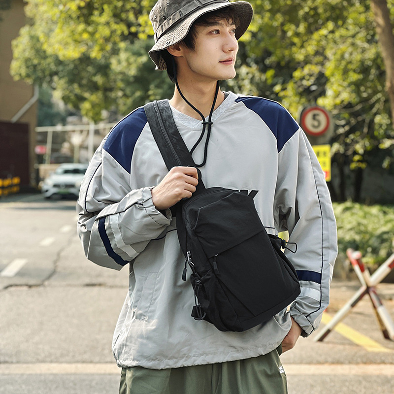 双肩背包实物图