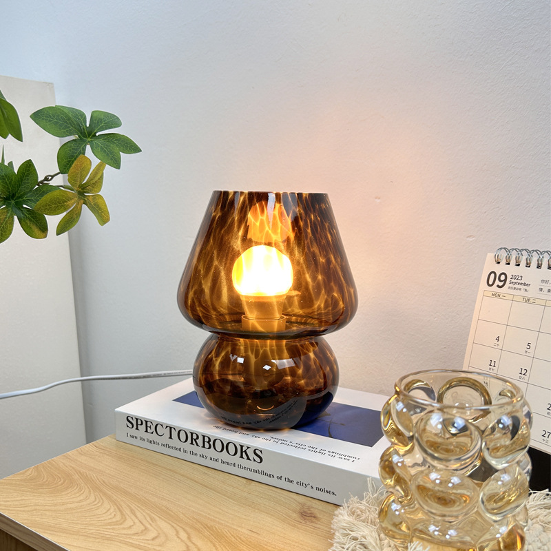 Cross-Border American Retro Decorative Desk Lamp Creative Dazzle Flower Dot Glass Mushroom Lamp Usb Bedside Women's Atmosphere Lamp