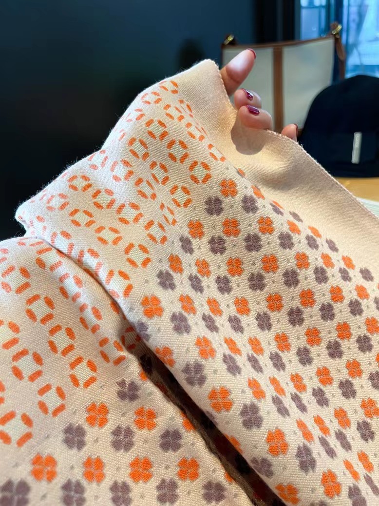 Air-Conditioned Room Shawl Gentle Korean Plaid Scarf Female Korean Version Of Everything Long Thick Warm Imitation Cashmere Bib Application Scenario