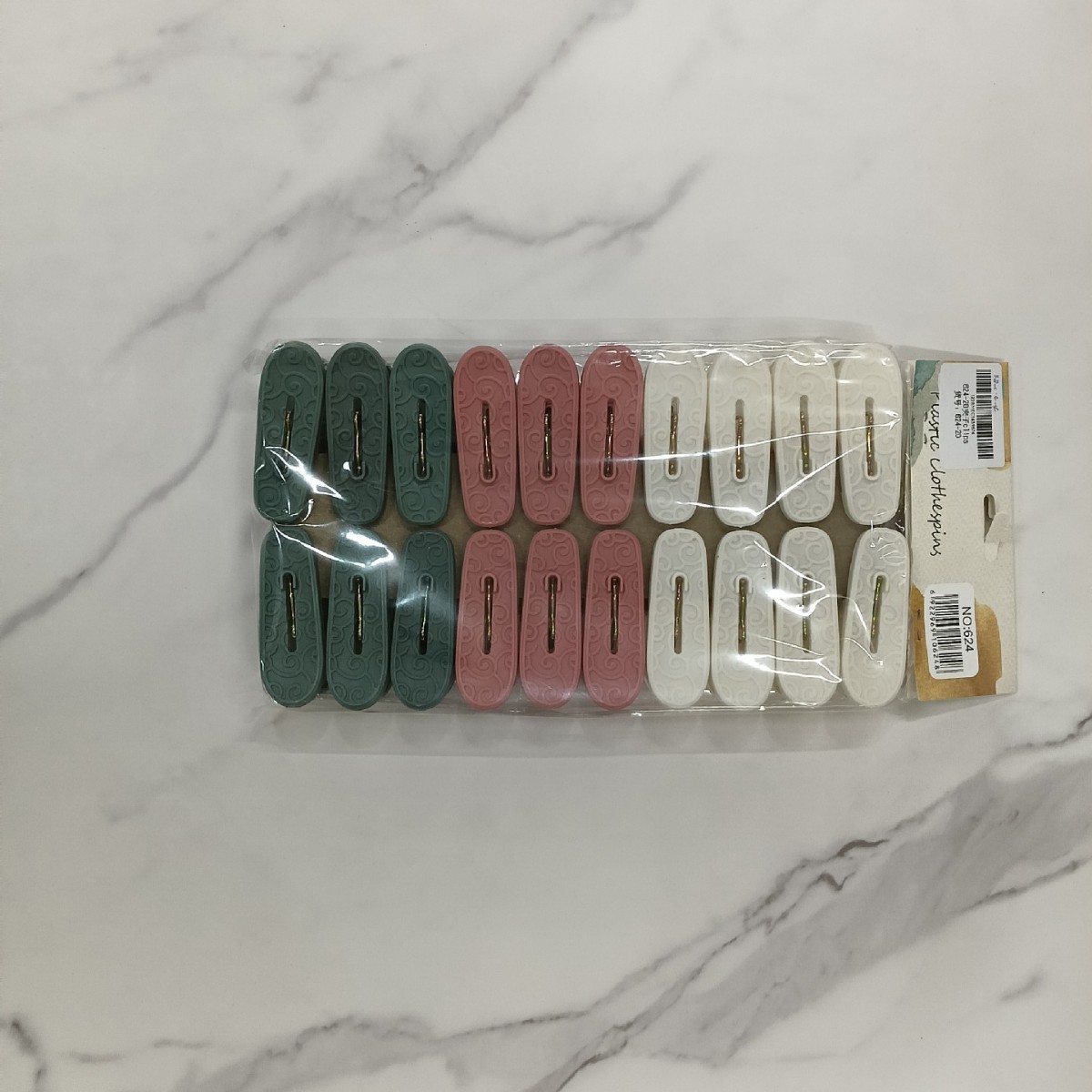 Windproof clips, underwear and sock clips, wholesale clothes drying clips, multi-functional portable clothes drying, traceless plastic clothes hangers
