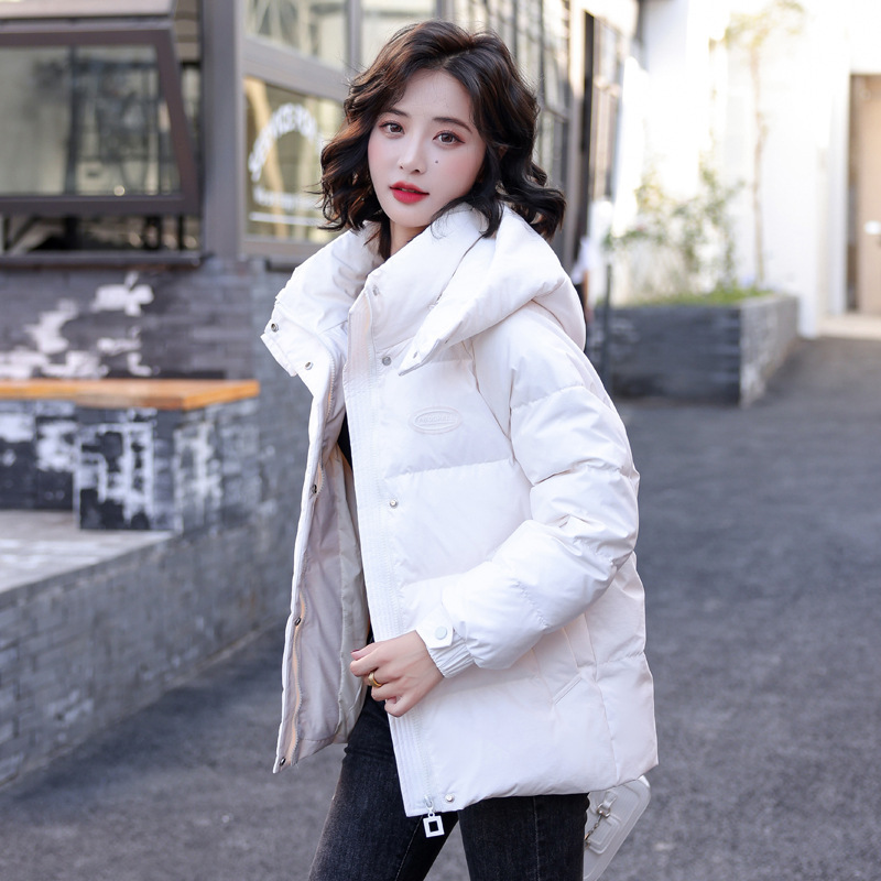 The new winter 2022 Korean style loose bread jacket and short student casual coat trend of white duck down down jackets for women