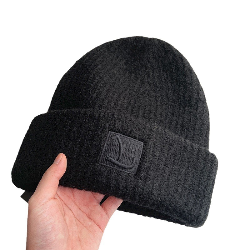 Big Head Round Coarse Woolen Hat Children Autumn And Winter Loose Warm Pile Cold Hat Big Face Show Face Small Knitted Ear Cap Item Picture