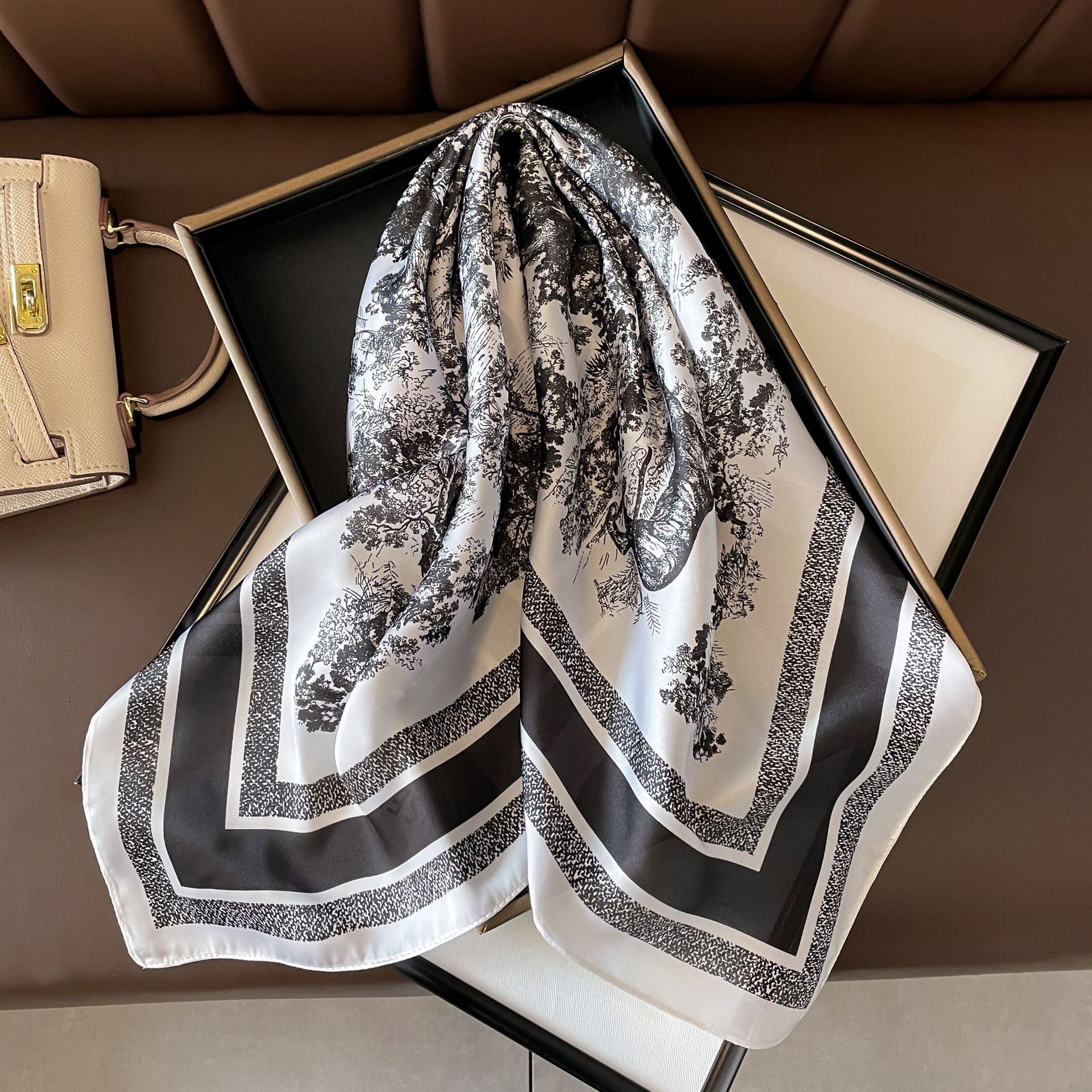 New Small Square Scarf 70Cm South Korean Plant Flowers Satin Square Scarf Silk Women Decorated Small Shawl Neck Application Scenario