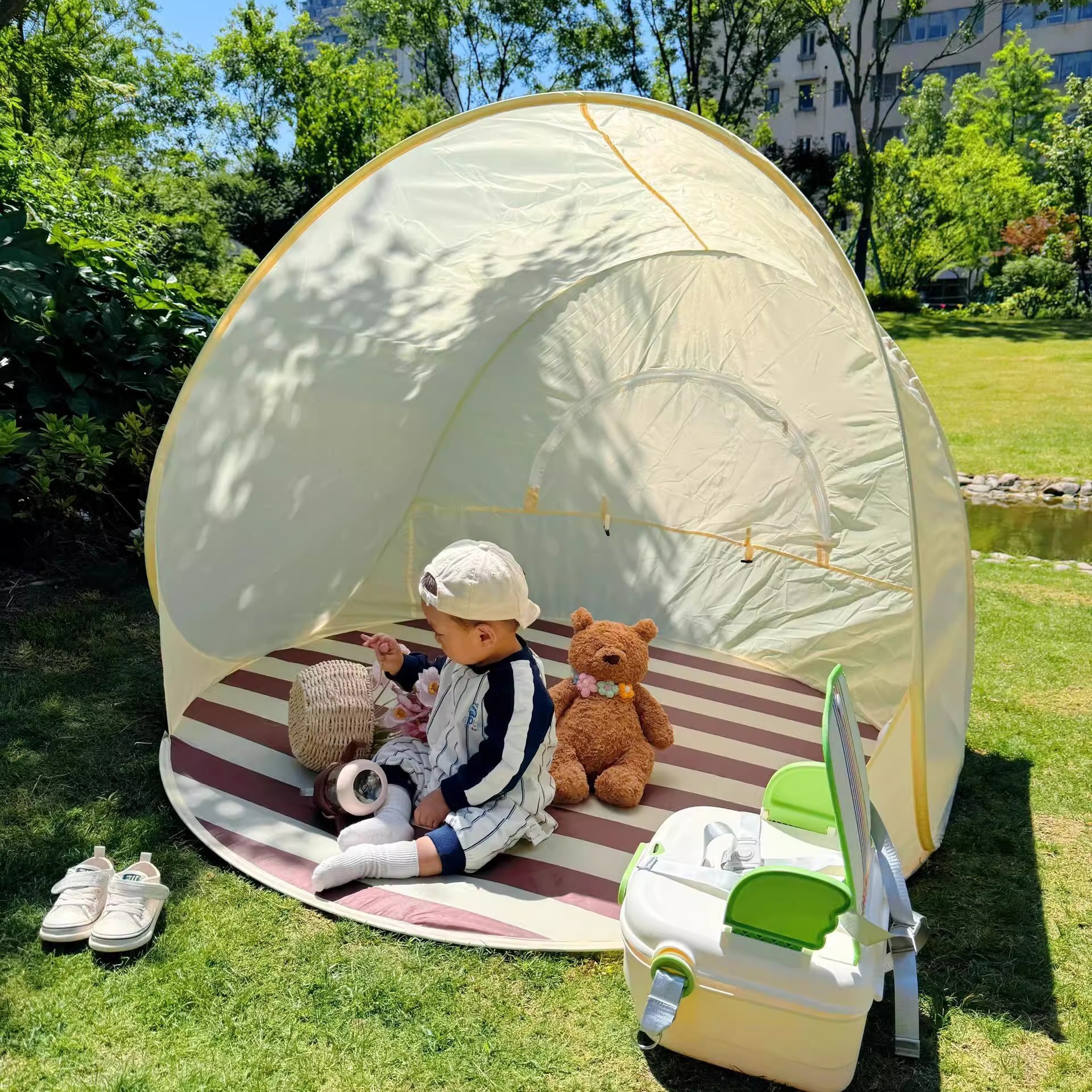 Portable outdoor tent, folding, one-click opening and closing, camping tent, sun protection, waterproof, picnic sunshade, beach tent Specification image