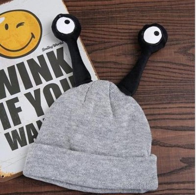Korean autumn and winter two-antennae-shaped baby woolen knitted caps, fashionable insect caps for boys, girls and children, keep warm Item Picture