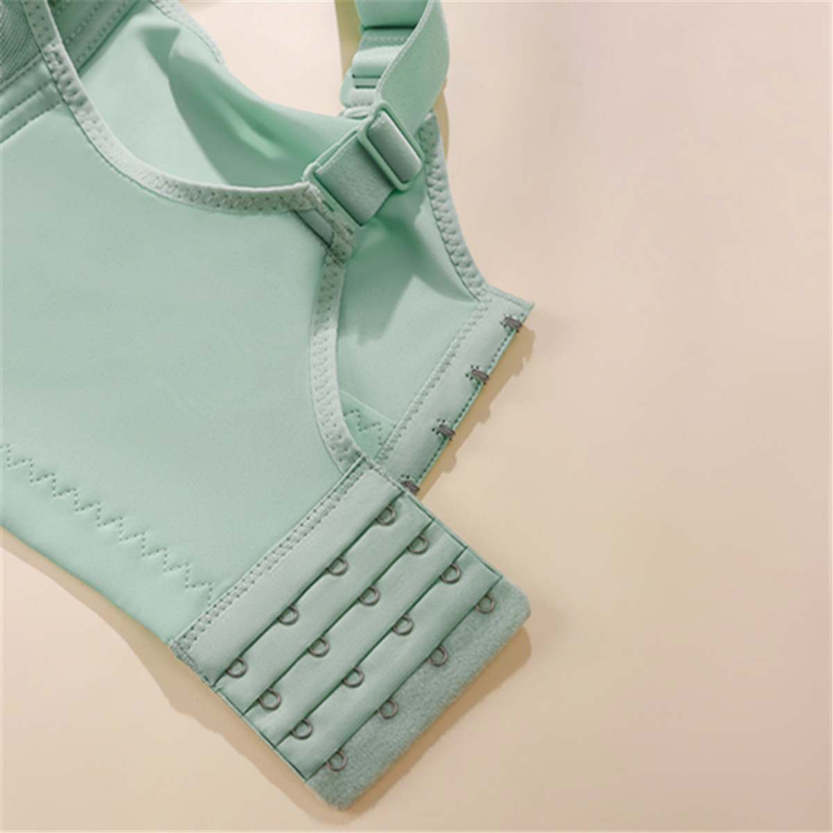 Undergarments without steel rings, exquisite lace cup noodles, strapless to prevent walking, bright breasts to make one look smaller, gathering and retracting breasts, bras for cross-border trade Specification image