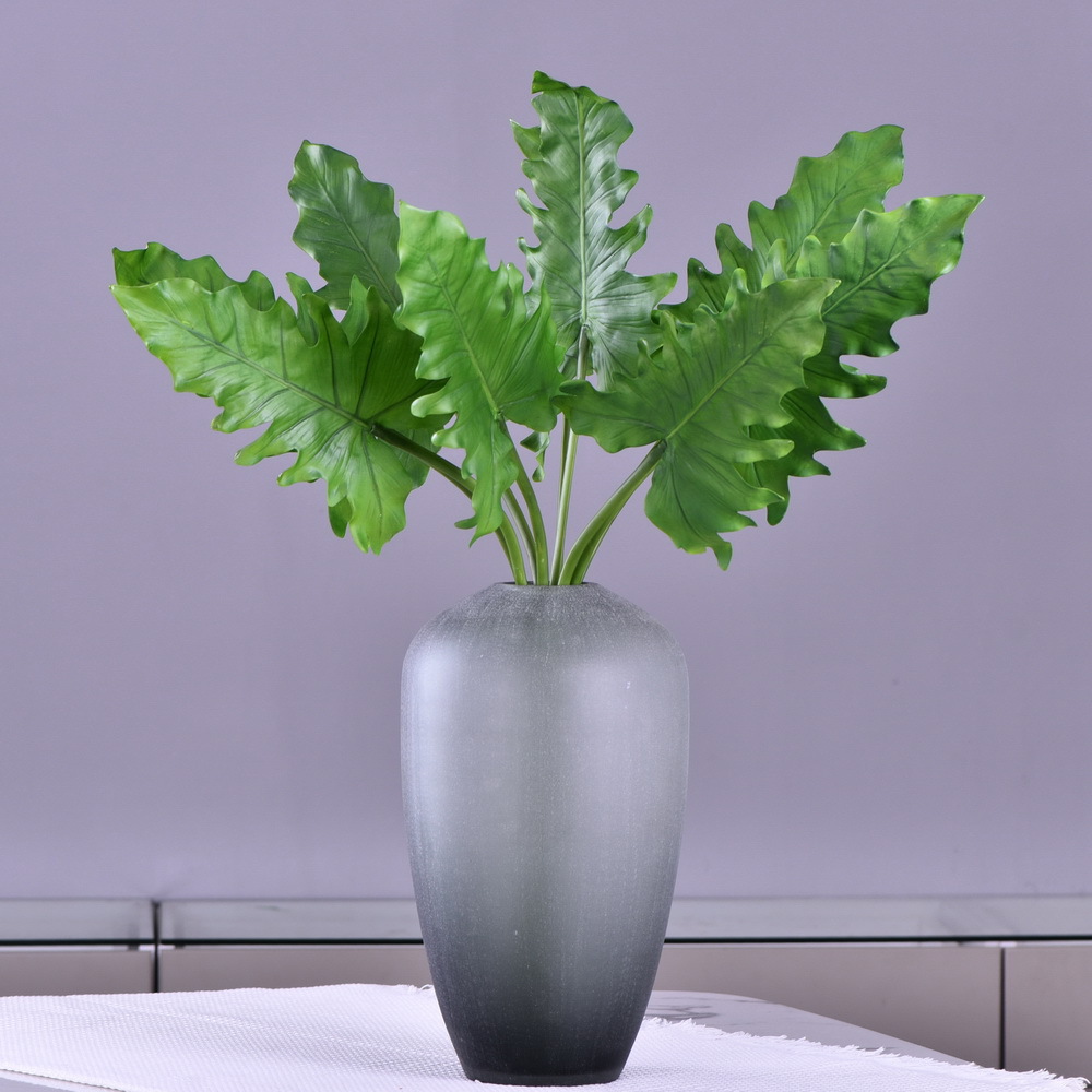 Factory direct sales of artificial spring feather home decoration plants, wholesale of flower and leaf materials and artificial green plants in model rooms of shopping malls Application Scenario