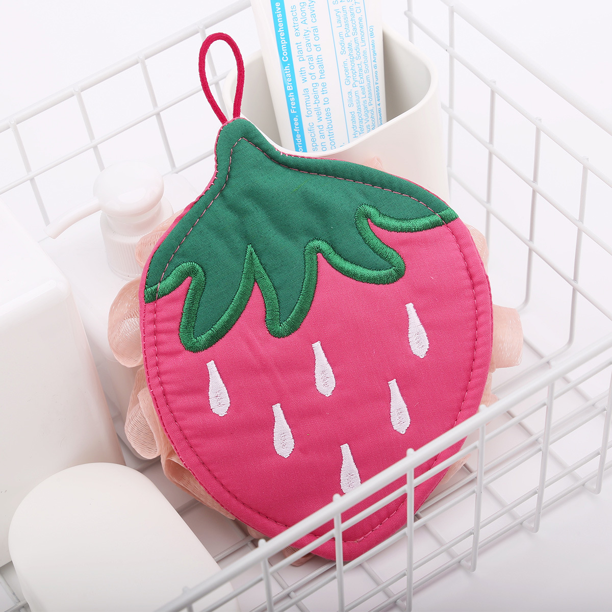 Fruit Strawberry Bath Ball Bath Towel Girls Baby Bath Flower Instagram Cute Bubble Ball Soft Not Loose Bath Flower Application Scenario