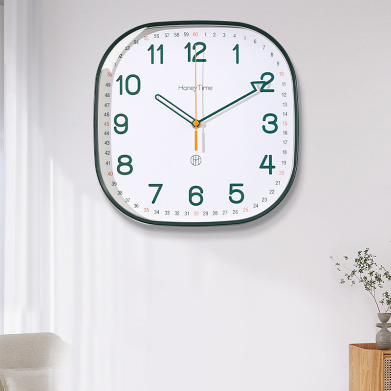 Square, simple and silent wall clock for living room, 2023 new modern and fashionable home bedroom and dining room wall clock
