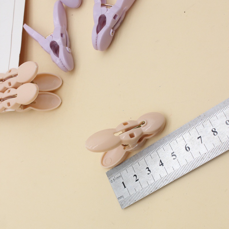 Cross-border wholesale bulk plastic open clip, multi-functional windproof and anti-slip drying and storage clip, snack seasoning sealing Application Scenario