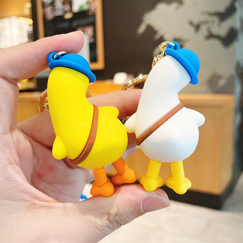 Creative Cartoon Crooked Duck Key Chain Cute Couple Bag Hanging Decoration Car Key Ring Small Goods Pendant Application Scenario