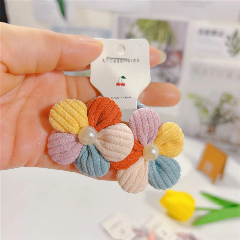 New Seersucker Five Flower Pearl Children's Scrunchie Girls' Hair Accessories Chitter Baby Hair Accessories Head String Leather Band details Picture