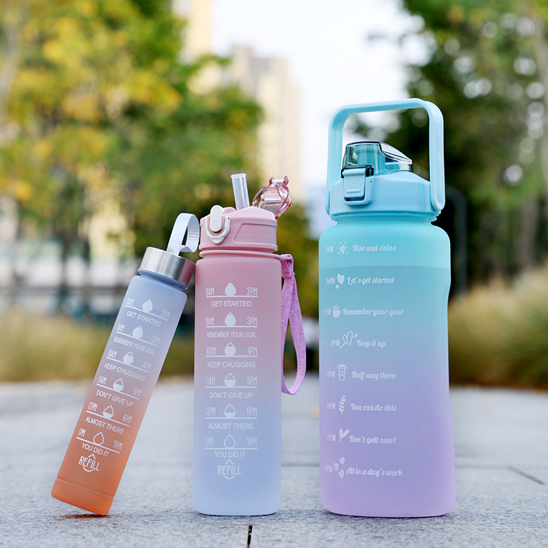 New Cross-Border Amazon Large Capacity Gradient Plastic Cup 2L+750Mi+300Mi Three Sets Of Cup Sports Water Cup Application Scenario