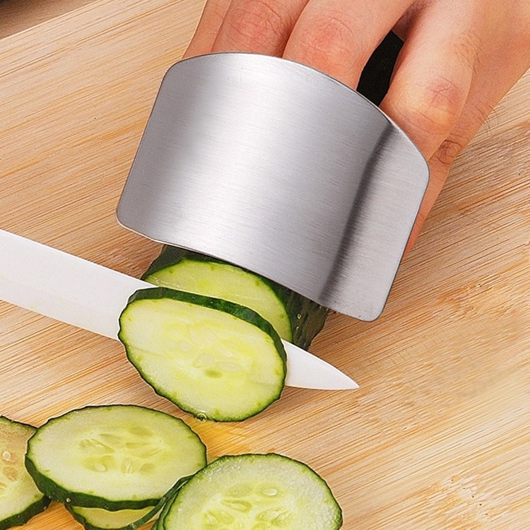 Vegetable cutter hand guard, stainless steel finger guard, finger guard, kitchen meat cutter finger guard, anti-cutting hand magic tool